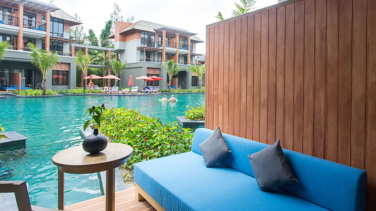 Deluxe Suite Pool Access / Jacuzzi - Adults Zone 